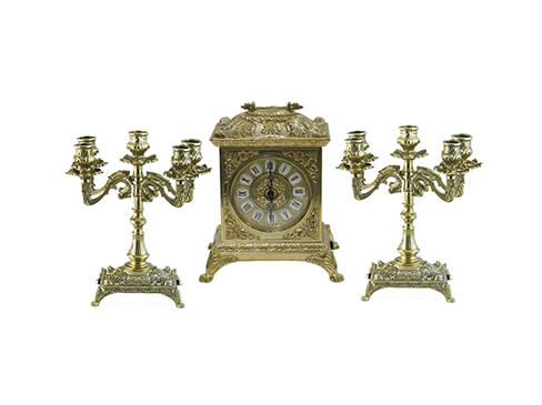 Clock and candleholder set